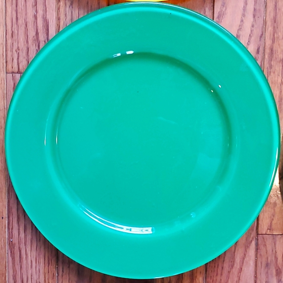 Four (4) glass charger plates - Picture 5 of 9